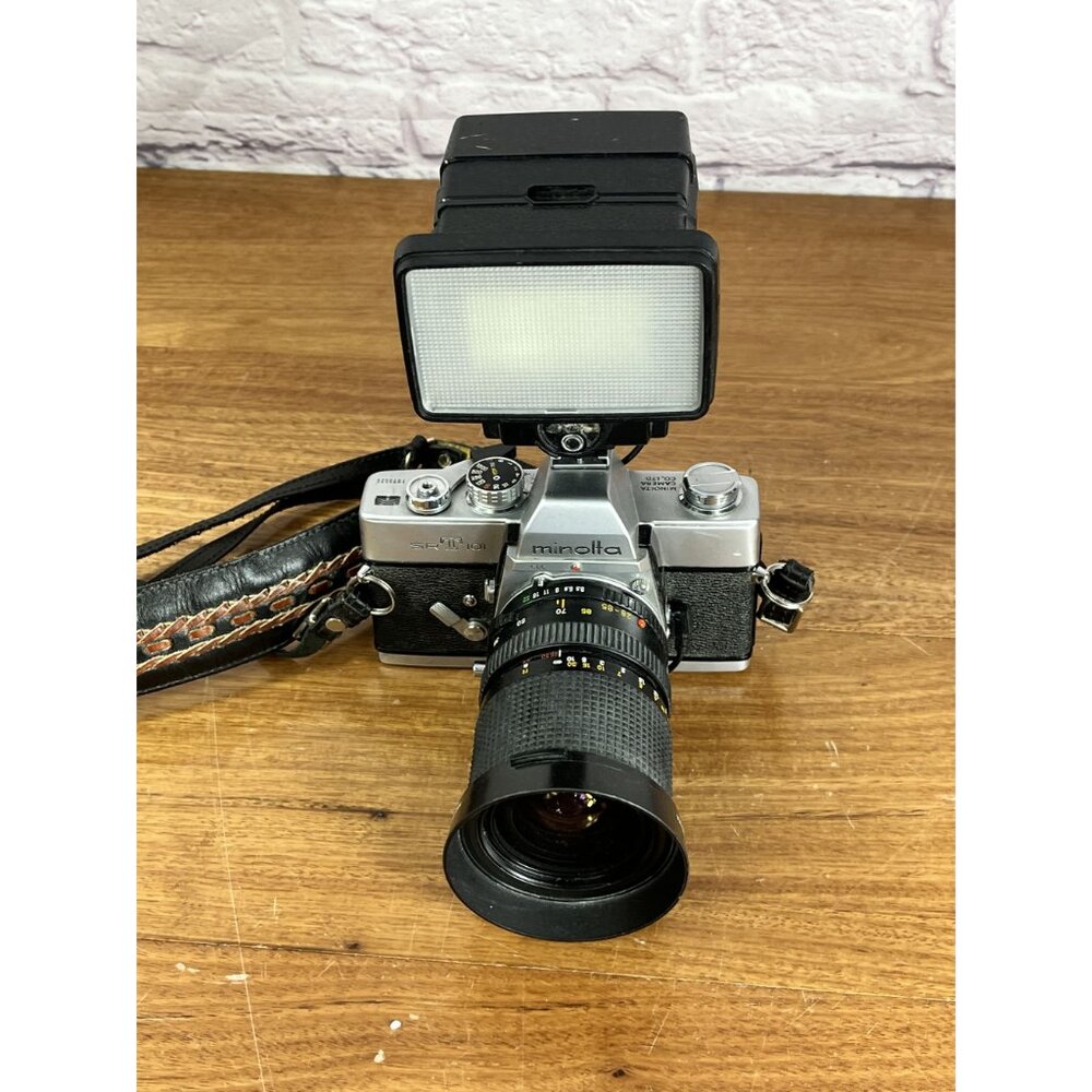 MINOLTA SRT 101 SLR 35mm Film Camera W/ Lens and Flash - Picture 12 of 16